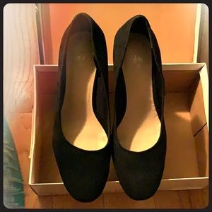 Black block heel Pumps